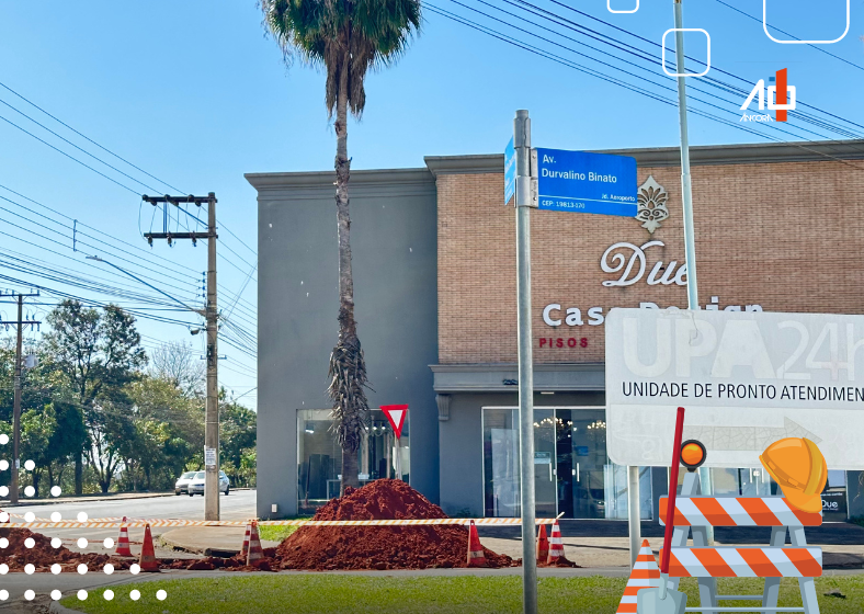 As obras estão situadas em frente à Casa Design Pisos e Revestimentos