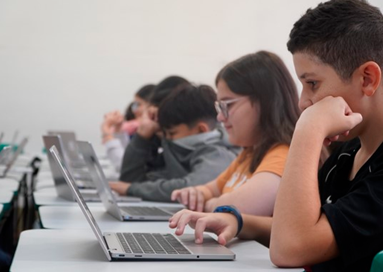 A partir de 19 de agosto, estudantes do 6º ano do Ensino Fundamental à 3ª série do Ensino Médio participarão da 1ª edição da Olimpíada de Redação das Escolas Estaduais