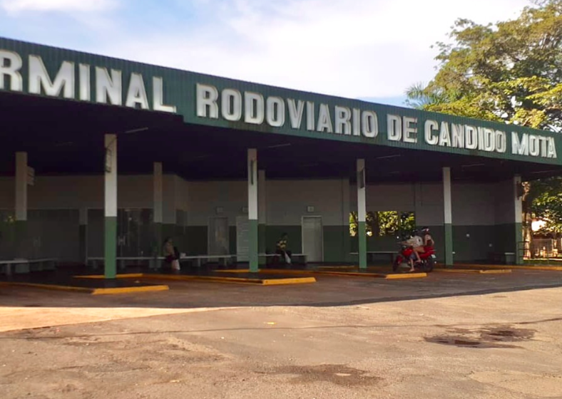 Homem destrói banheiro reformado na rodoviária de Cândido Mota: um reflexo de falta de consciência coletiva