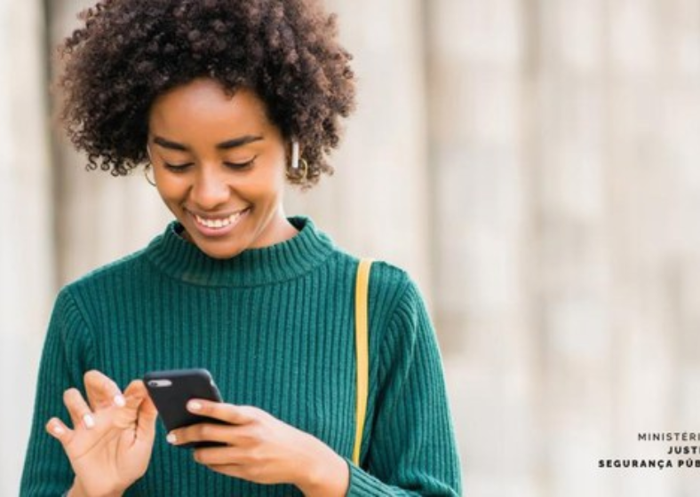 O Celular Seguro permite que qualquer cidadão cadastre seu aparelho e, em caso de roubo ou furto, emite um alerta que bloqueia o dispositivo e serviços vinculados.