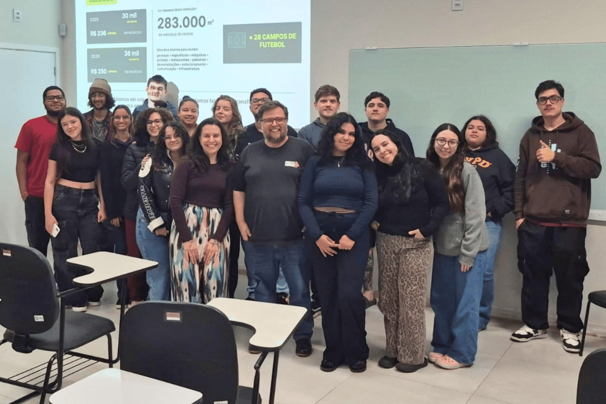 Coopershow vira estudo de caso em encontro entre ex-aluna e estudantes da FEMA