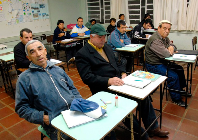 MEC amplia acesso à educação de jovens e adultos com nova campanha nacional