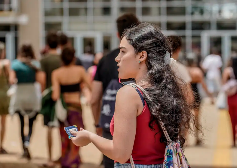 Para se inscrever, os estudantes devem acessar a Página do Participante 