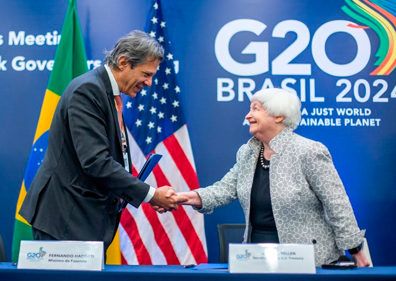 O ministro da Fazenda, Fernando Haddad, e a secretária do Tesouro dos EUA, Janet Yellen, durante assinatura do acordo no Rio de Janeiro | Foto: Diogo Zacarias