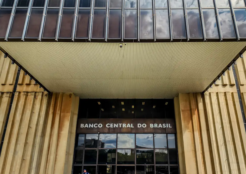 No acumulado de 12 meses, o IPCA soma 4,56%.