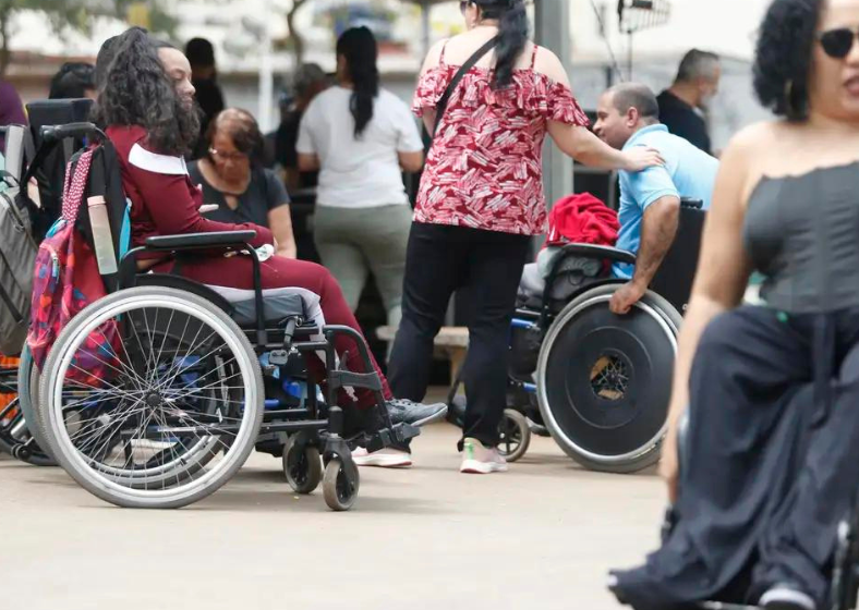 Evento homenageia Sônia Maria e promove desfile de moda inclusiva, reforçando os direitos das pessoas com deficiência