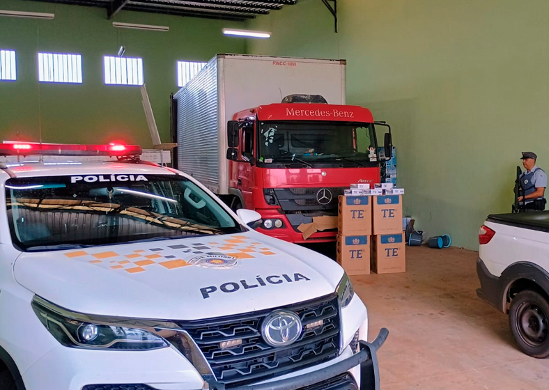 Tático Ostensivo Rodoviário apreende contrabando de cigarros em depósito de Assis