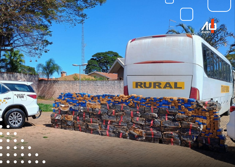 Agentes encontraram um fundo falso no compartimento de passageiros