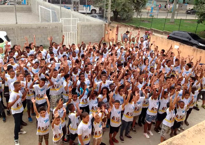 O projeto promove ações educacionais, culturais e socioassistenciais para jovens de 8 a 17 anos. Foto: Craque do Amanhã / Divulgação