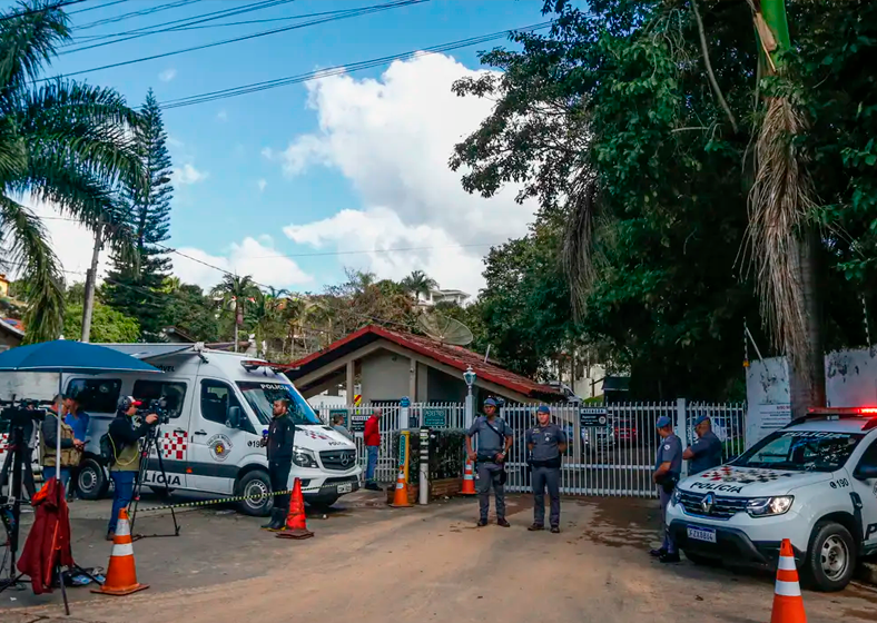 A queda do avião é alvo de dois inquéritos policiais, um instaurado pela Polícia Federal (PF) e outro pela Polícia Civil de São Paulo