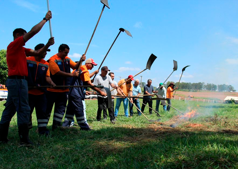 Produtores rurais foram convidados a participar dos treinamentos de combate a incêndios da Defesa Civil de SP