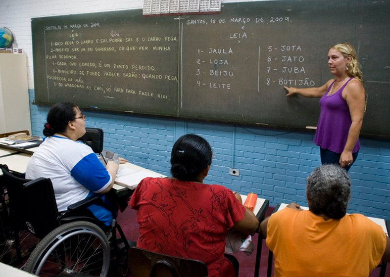 Pacto EJA: 898 municípios têm até 12/8 para aderir à iniciativa de alfabetização