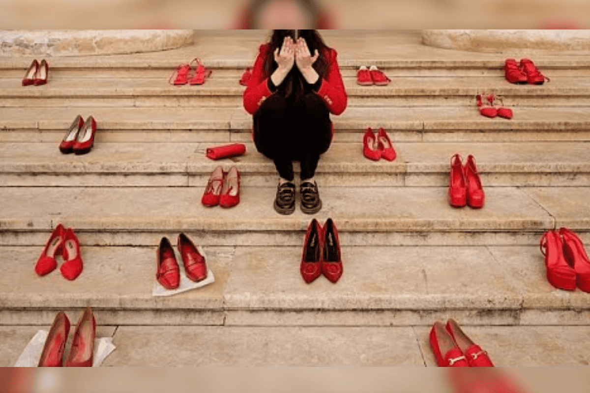 Roménia: protesto dos sapatos vermelhos expõe crise de feminicídios